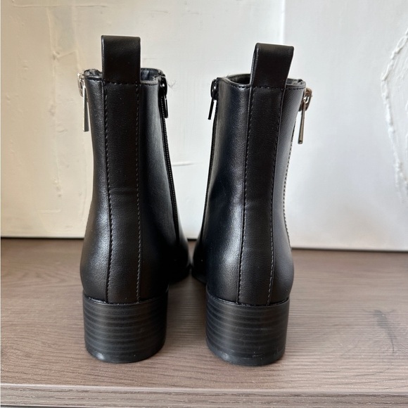 New In Box Smooth Zipper Heel Bootie: Step into Elegance in Black - Picture 5 of 5